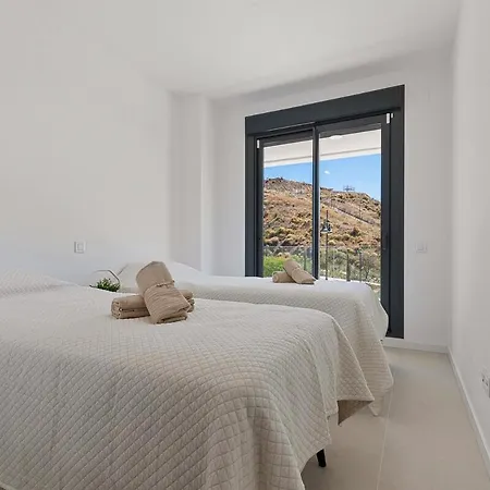 Beautiful New 2bdr Apartment