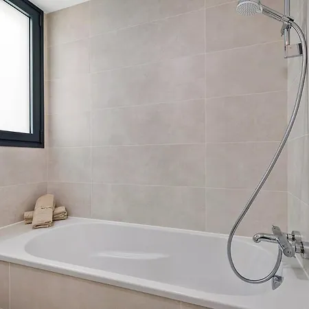 Beautiful New 2bdr Apartment